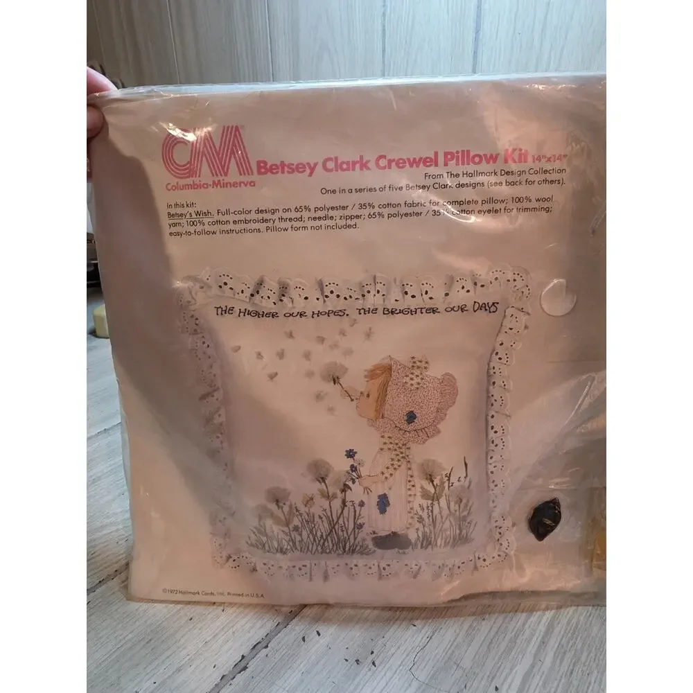 Vtg Needlework Crewel Pillow Kit 1972 Columbia Minerva #7928 Hallmark 14x14\